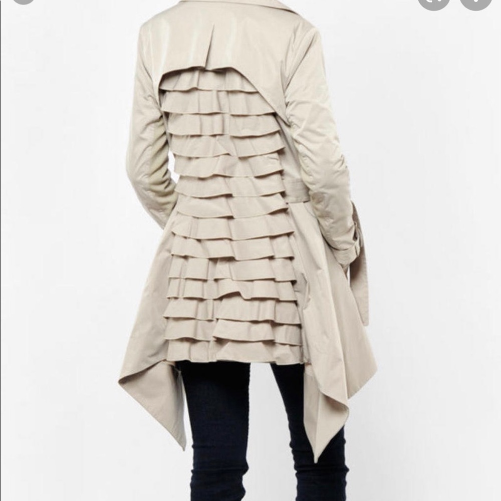 AMAZING BCBGMAXAZRIA trench